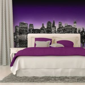 Fototapeta - The Big Apple in purple color