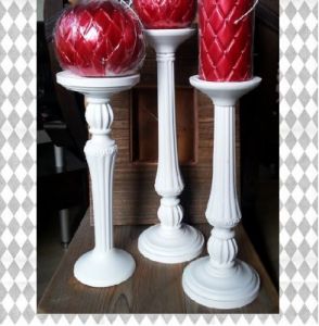 ŚWIECZNIK DREWNIANY BIAŁY średni 33 CM